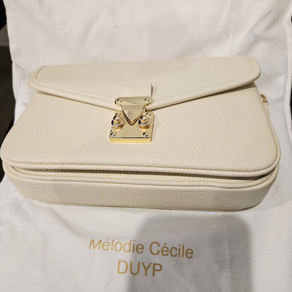 Mélodie Cécile "Le Petit Paris 15" in A Buttercream Color - Picture 16 of 17